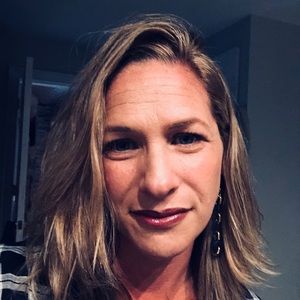 Meet your Posher, Joelle